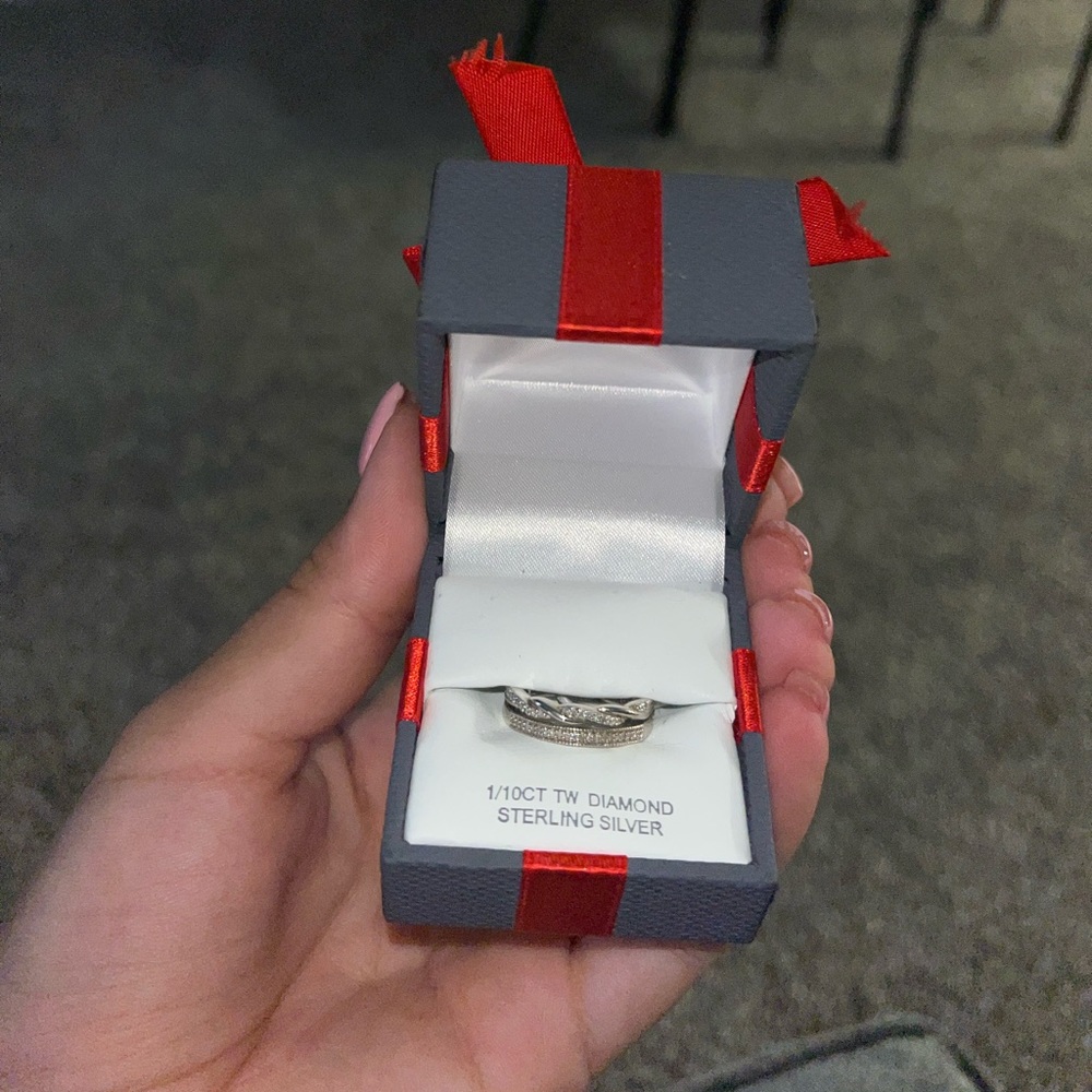 Diamond ring